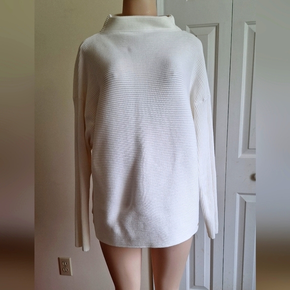 Ivanka Trump White Ribbed Mock Neck Sweater Size L - Picture 1 of 8